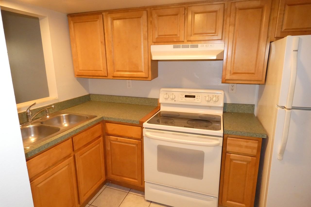 121 3rd Ave N #106 - Photo 7 of 14