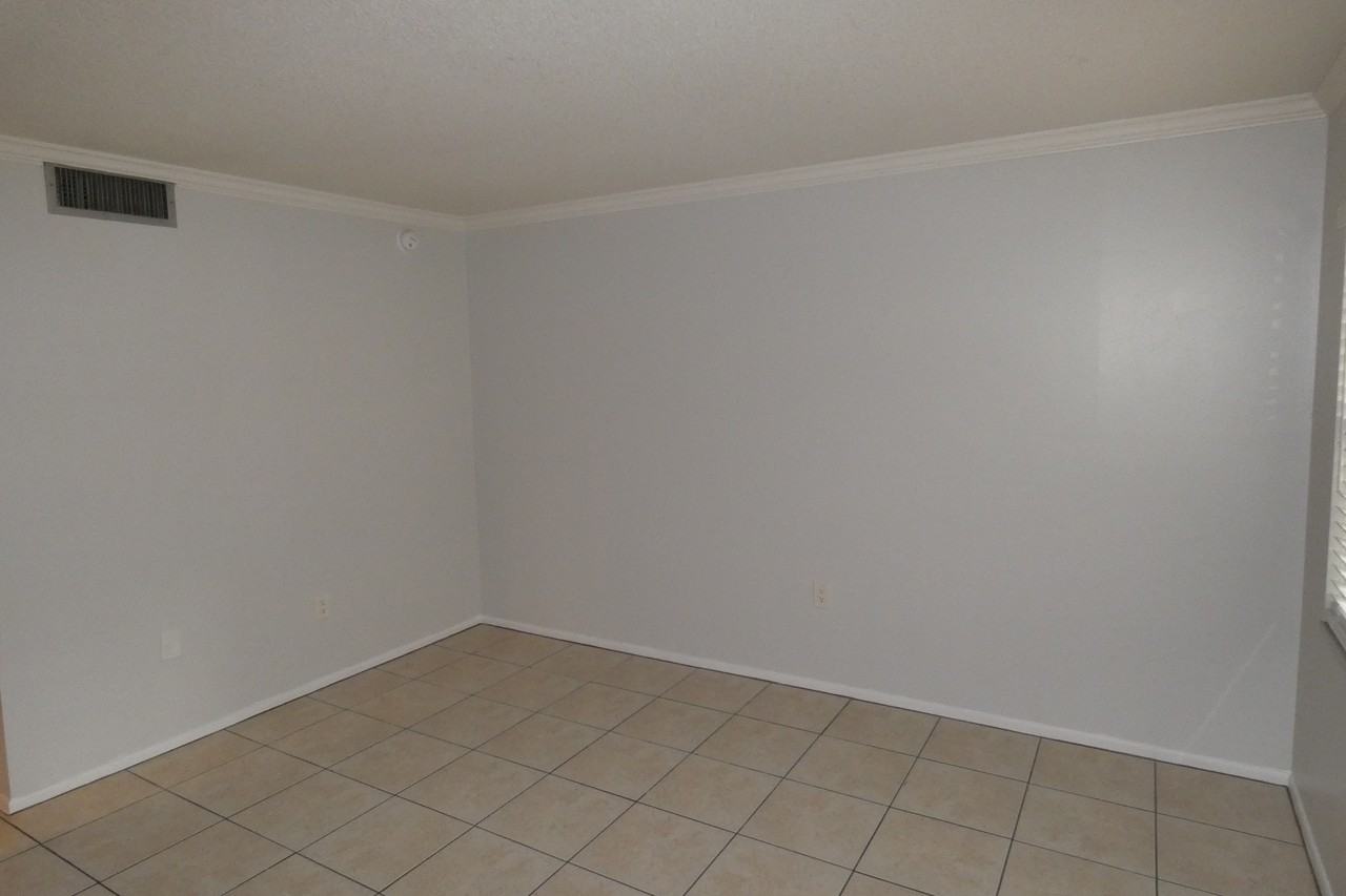 121 3rd Ave N #106 - Photo 3 of 14