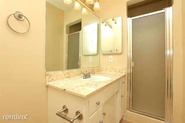 Islander Apartments - Photo 2 of 10