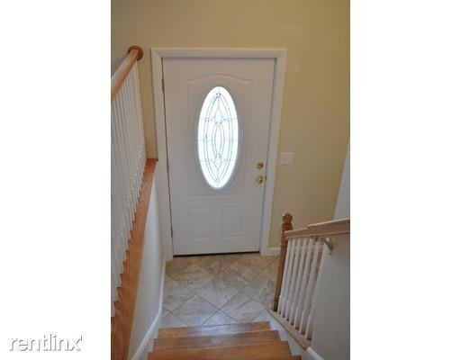 7 Leonard Dr - Photo 2 of 10