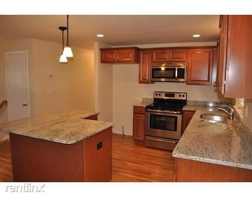 7 Leonard Dr - Photo 3 of 10