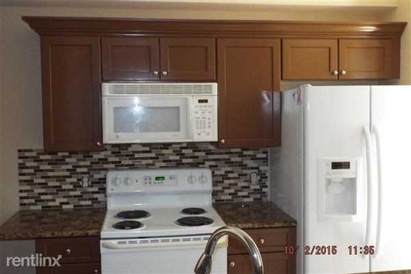 11030 Legacy Dr - Photo 3 of 28