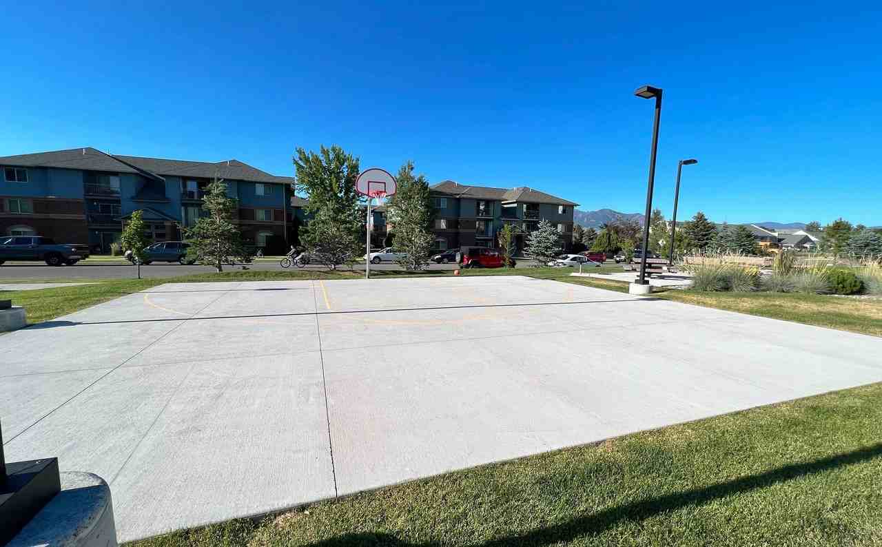 2210 Remington Way - Photo 5 of 29