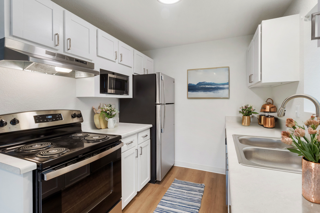 Oak Park Apartments - Photo 7 of 19