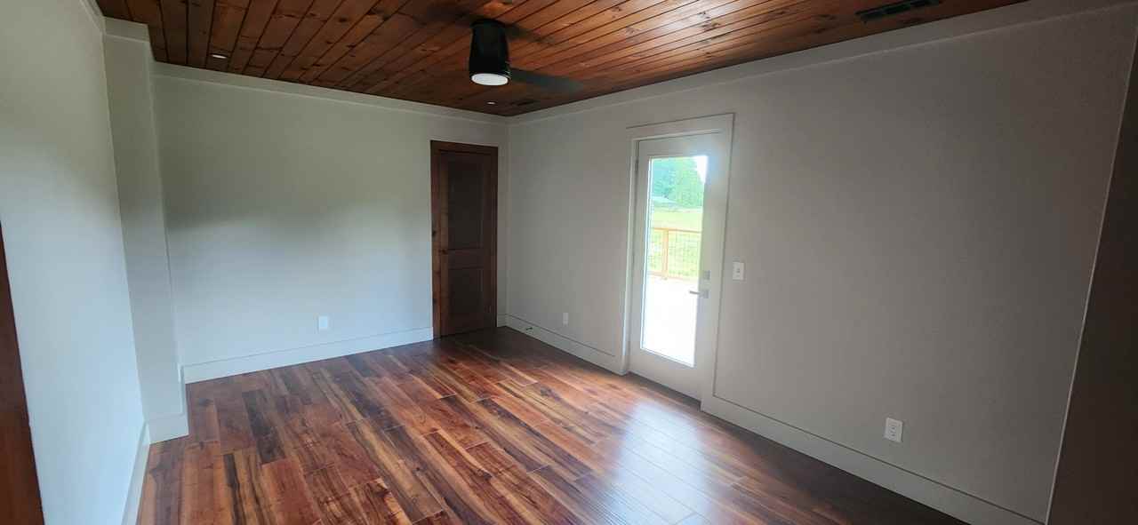 324 Franklin St - Photo 2 of 18