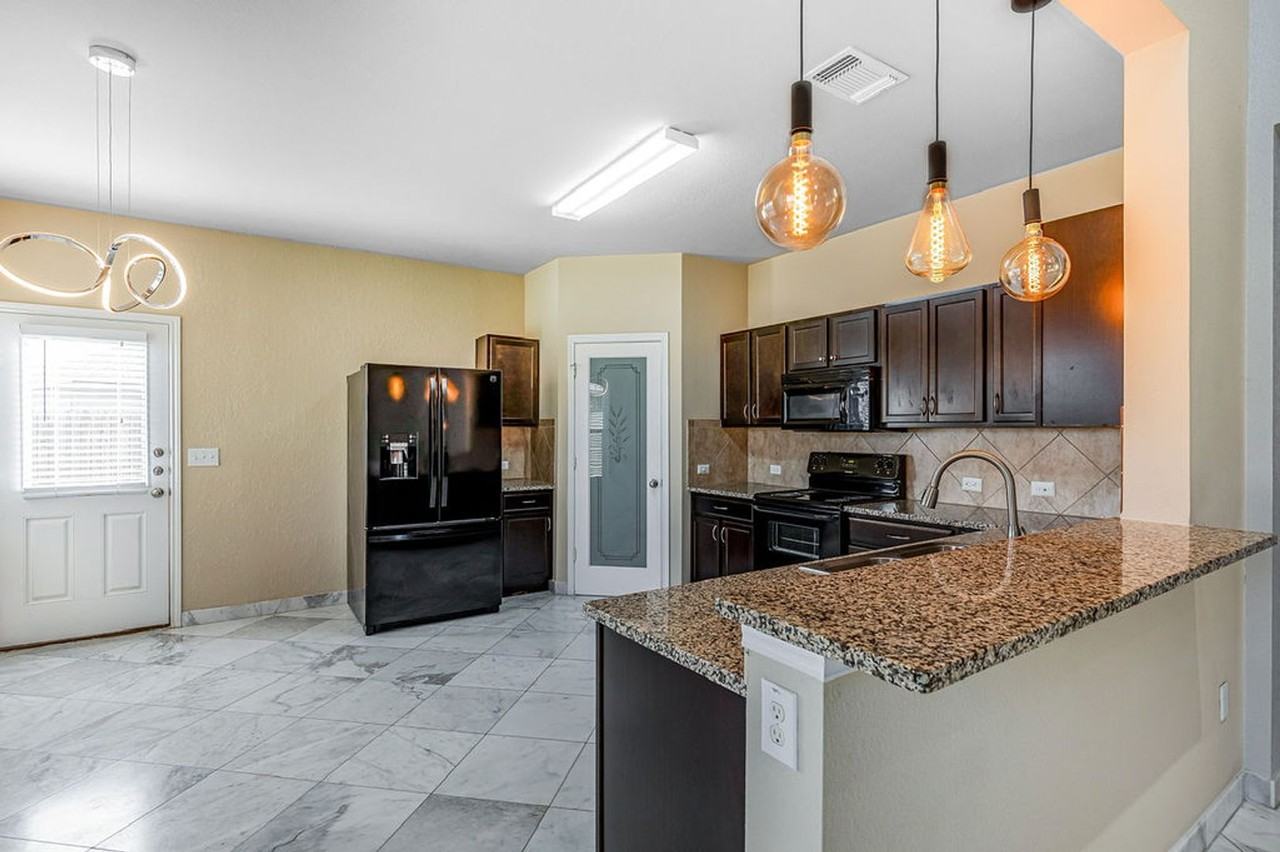 12105 Greywacke Dr - Photo 3 of 20