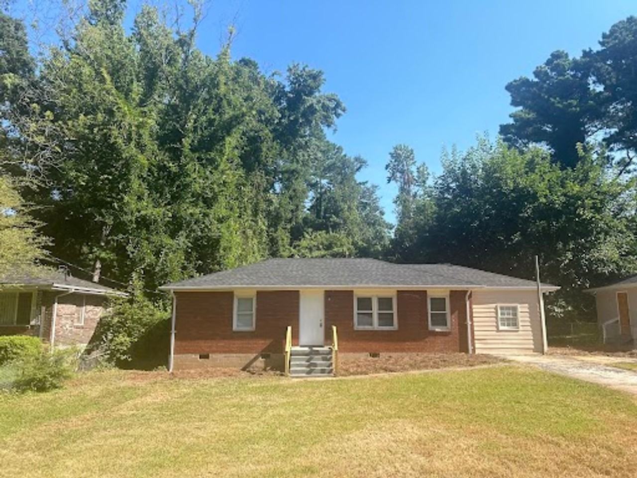 2524 Habersham Dr - Photo 2 of 12