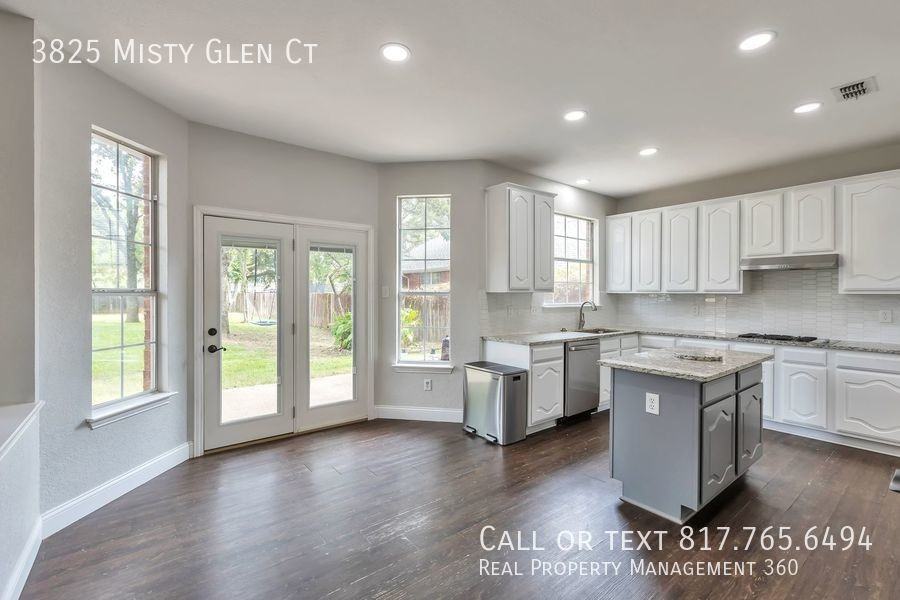 3825 Misty Glen Court - Photo 3 of 24