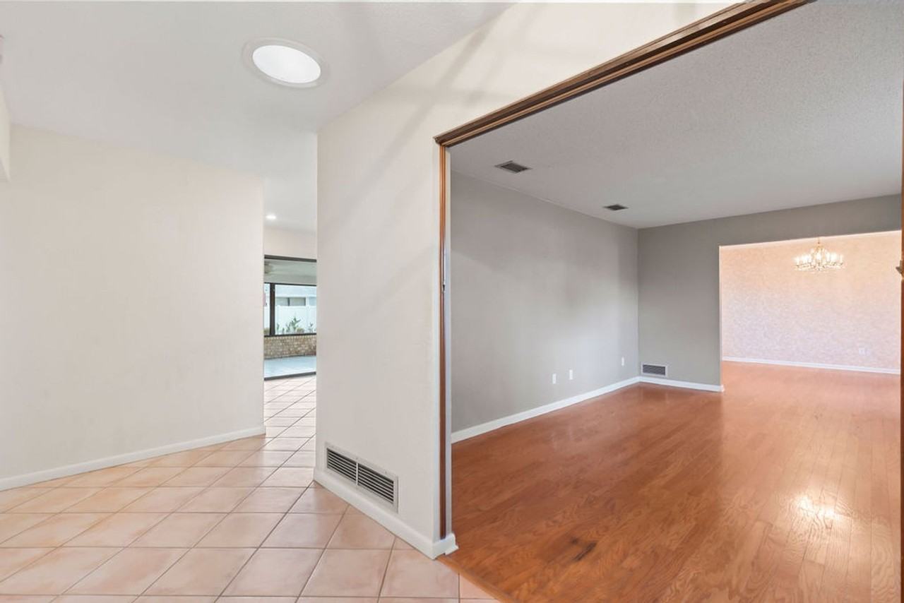 1407 Overbrook Dr - Photo 2 of 32