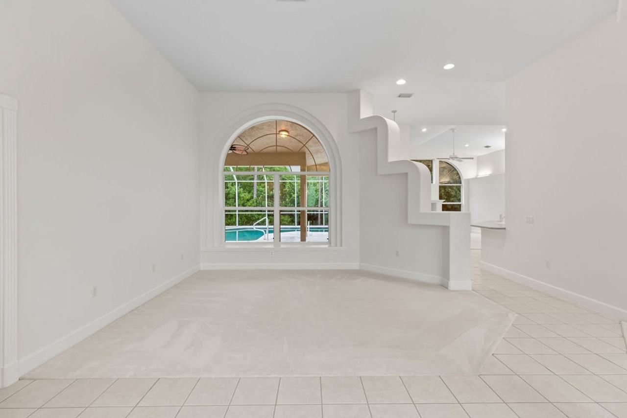 19 Black Water Way - Photo 3 of 30