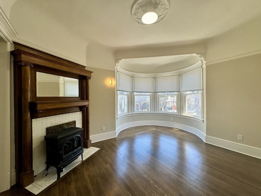 1609 Haight St - Photo 2 of 12