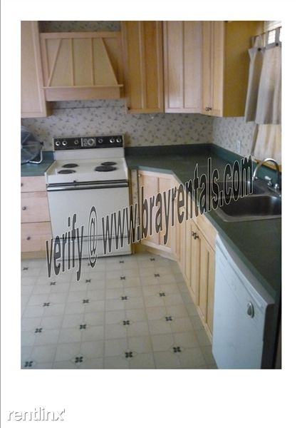 131 Hall Ave - Photo 3 of 5