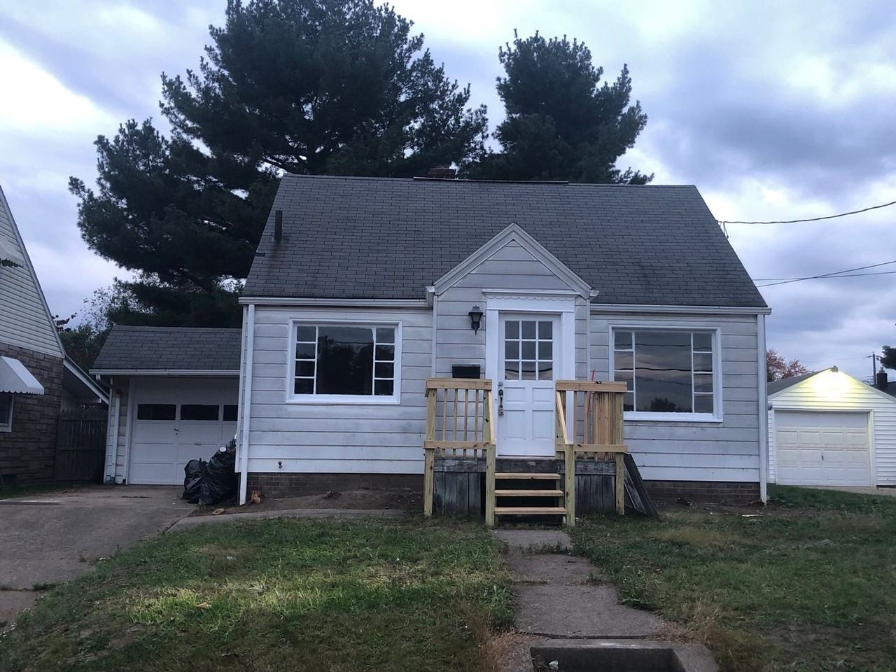 2813 Baldwin Ave Ne - Photo 2 of 2