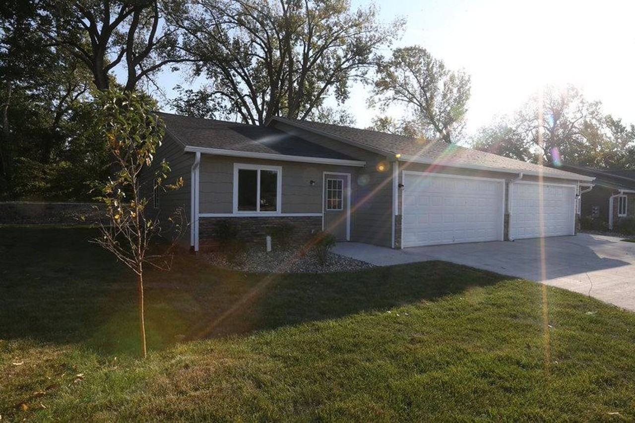 803 S 17th Ave W - Photo 3 of 30