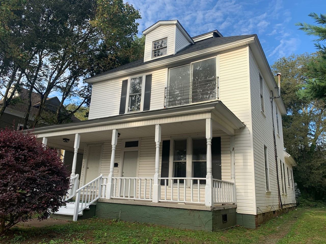 816 Maple Avenue - Photo 2 of 18