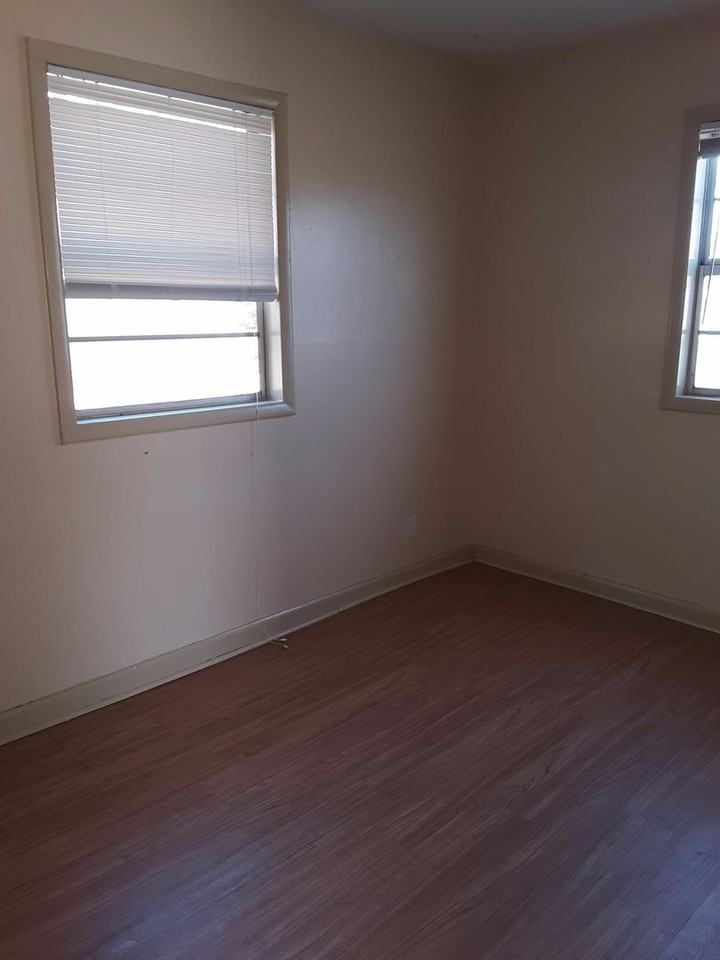 613 Cavalier Pl - Photo 2 of 4