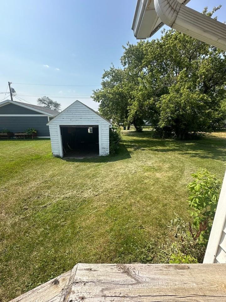 910 5th Avenue Southeast - Photo 2 of 17