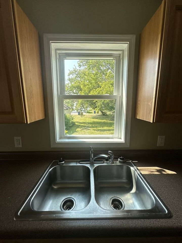 910 5th Avenue Southeast - Photo 3 of 17