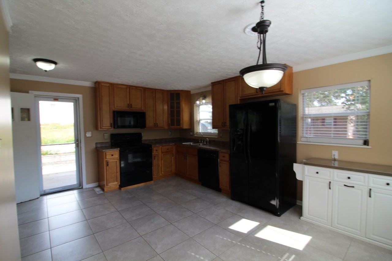 101 E Magnolia Ln - Photo 4 of 24