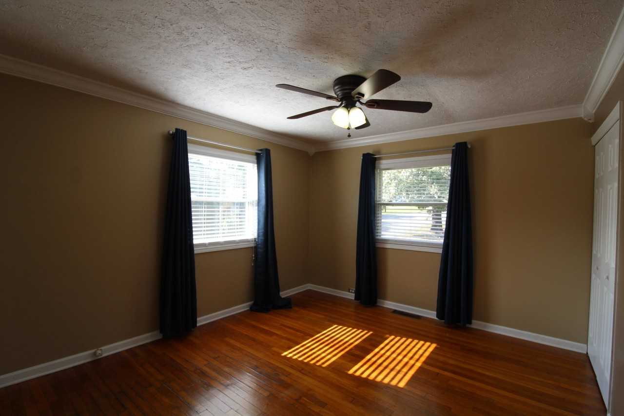 101 E Magnolia Ln - Photo 4 of 24