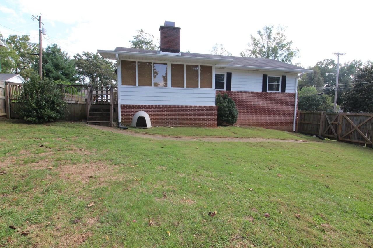 101 E Magnolia Ln - Photo 3 of 24