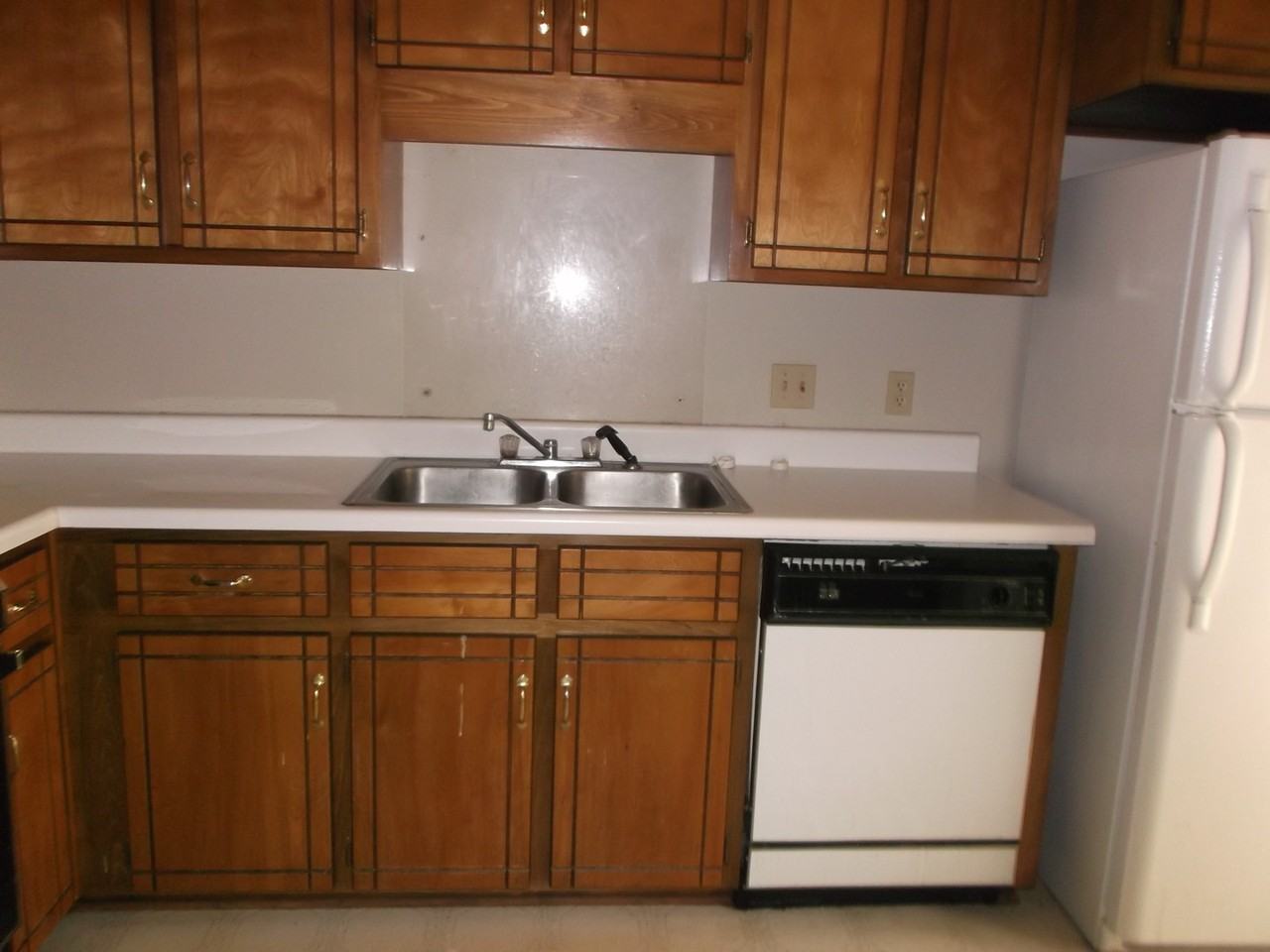 125 Lakeview Dr - Photo 3 of 3