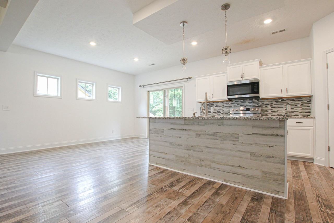 1045 Fuji Ln - Photo 5 of 22