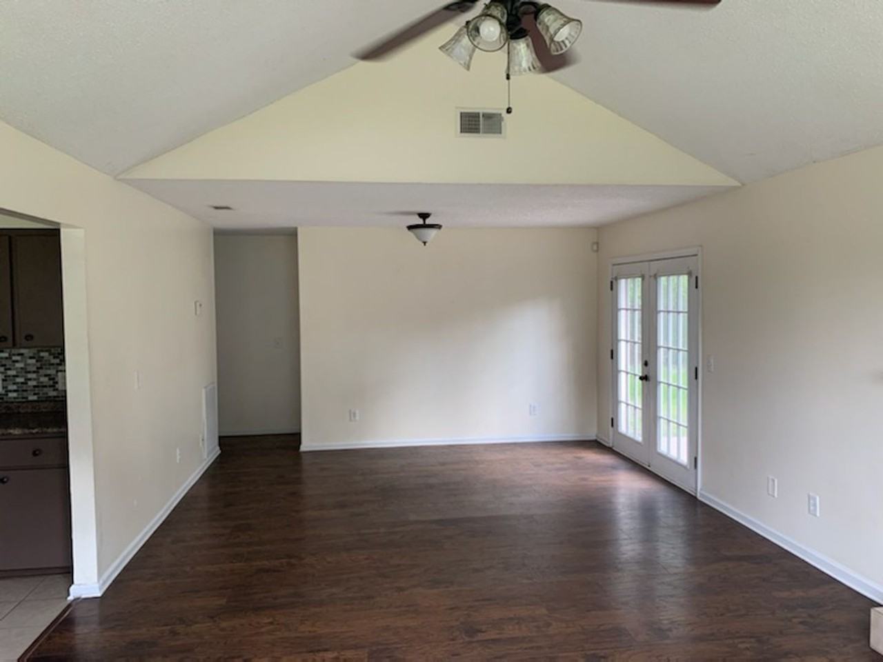 706 Timber Ridge Trl - Photo 4 of 26