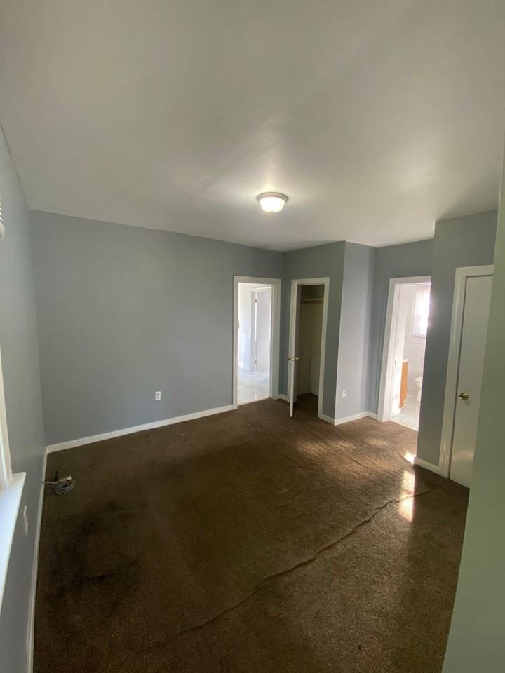 459 Hunt Ave - Photo 3 of 11