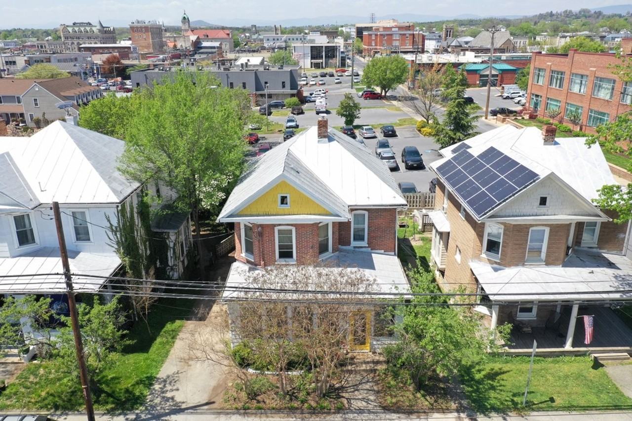 81 Broad St - Photo 2 of 26