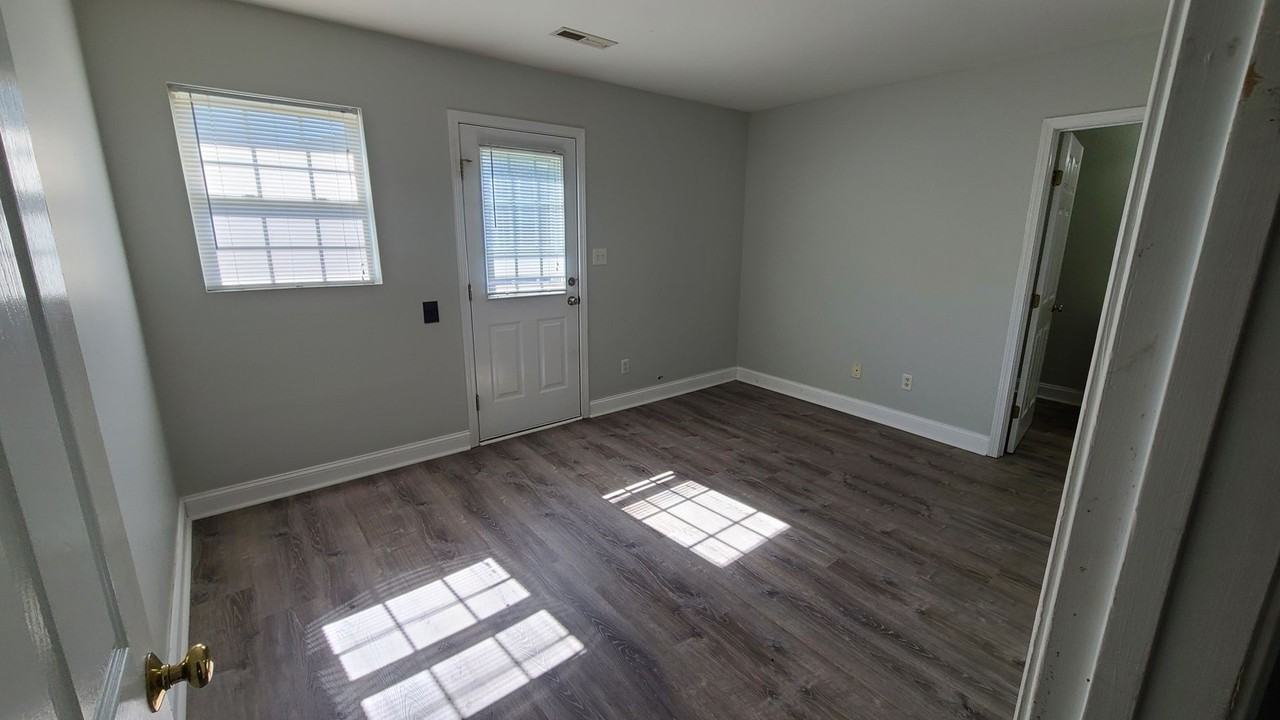 39 Coats Cir - Photo 3 of 6