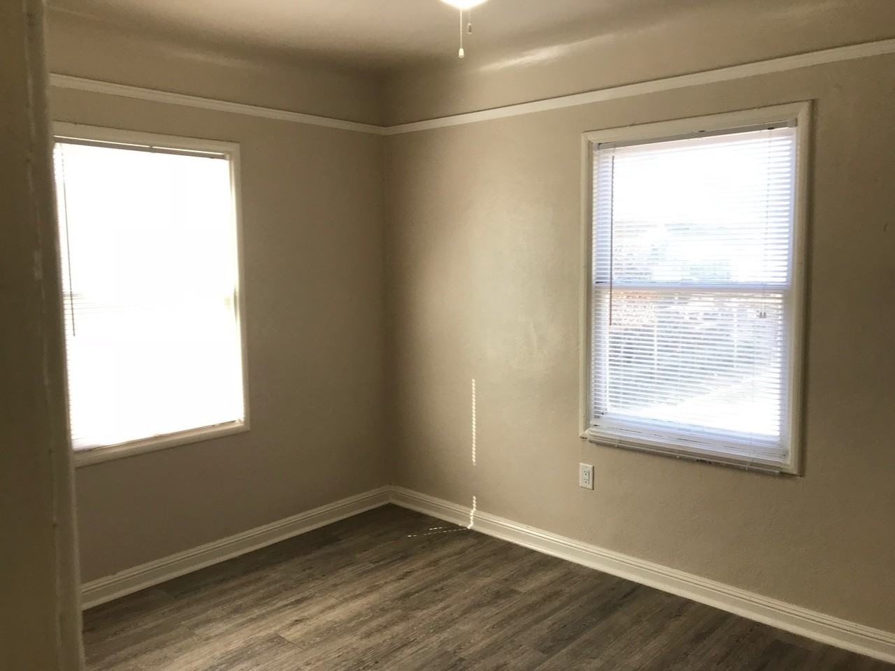 1336 W Fountain Way - Photo 3 of 17
