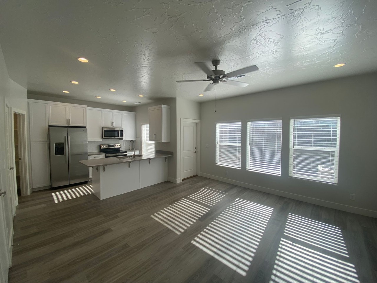 3875 S Platinum Dr - Photo 2 of 20