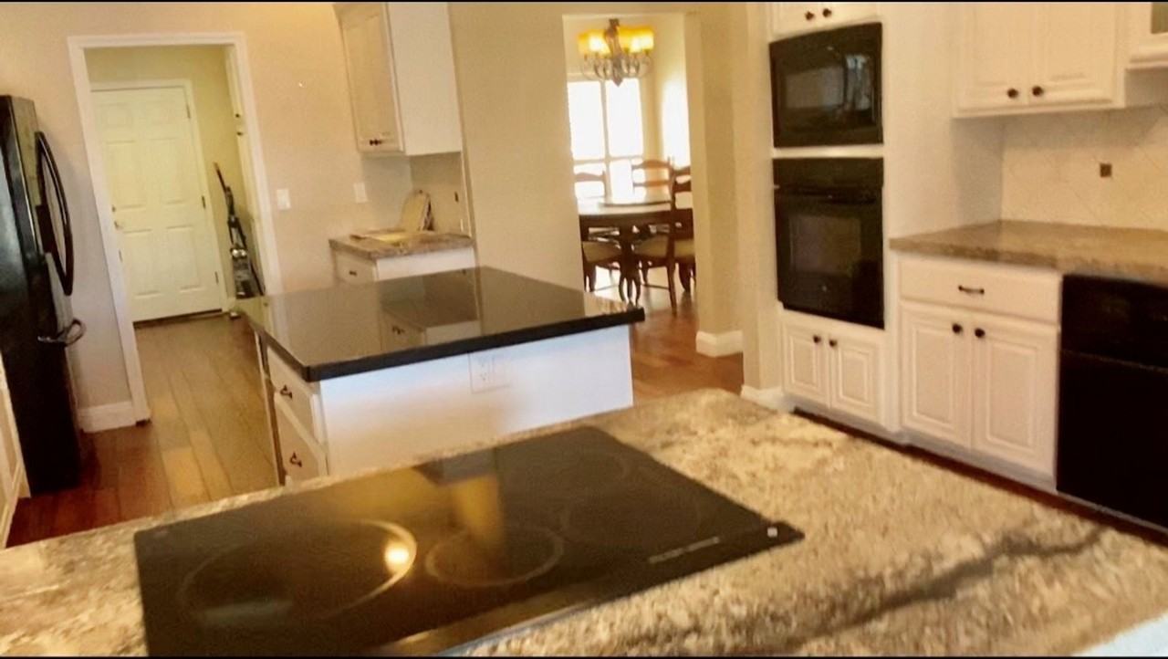 18484 Chaparral Drive - Photo 4 of 22