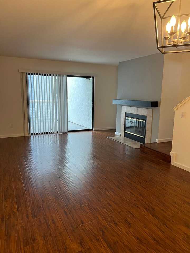 2598 Oak Rd - Photo 2 of 23