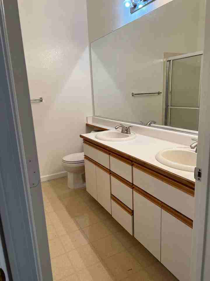 2598 Oak Rd - Photo 7 of 23