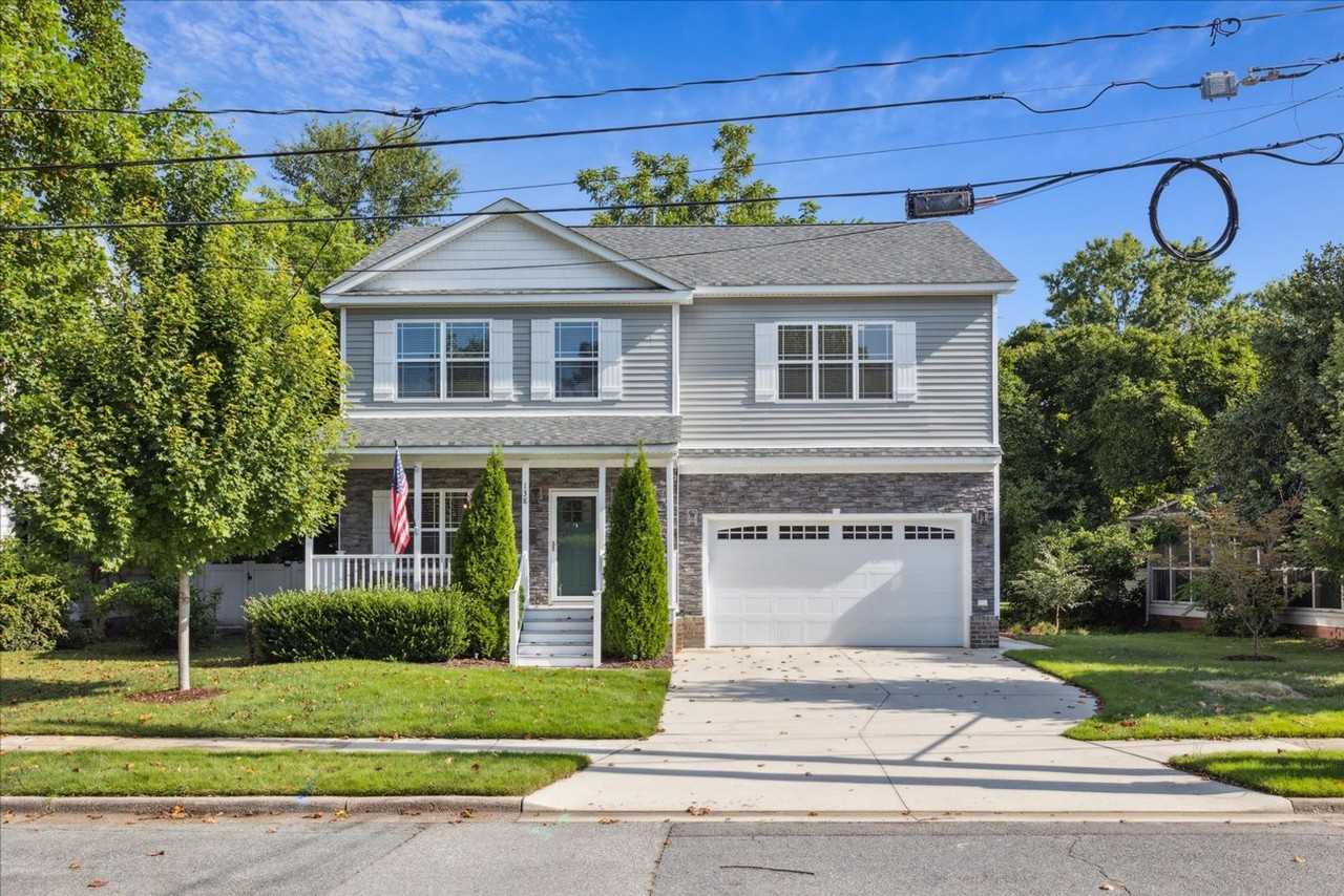 138 Meredith St - Photo 2 of 45