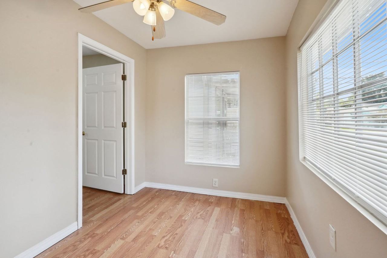 4013 Iroquois St - Photo 3 of 15