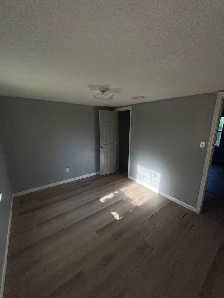 2109 Ragsdale Ave - Photo 4 of 9