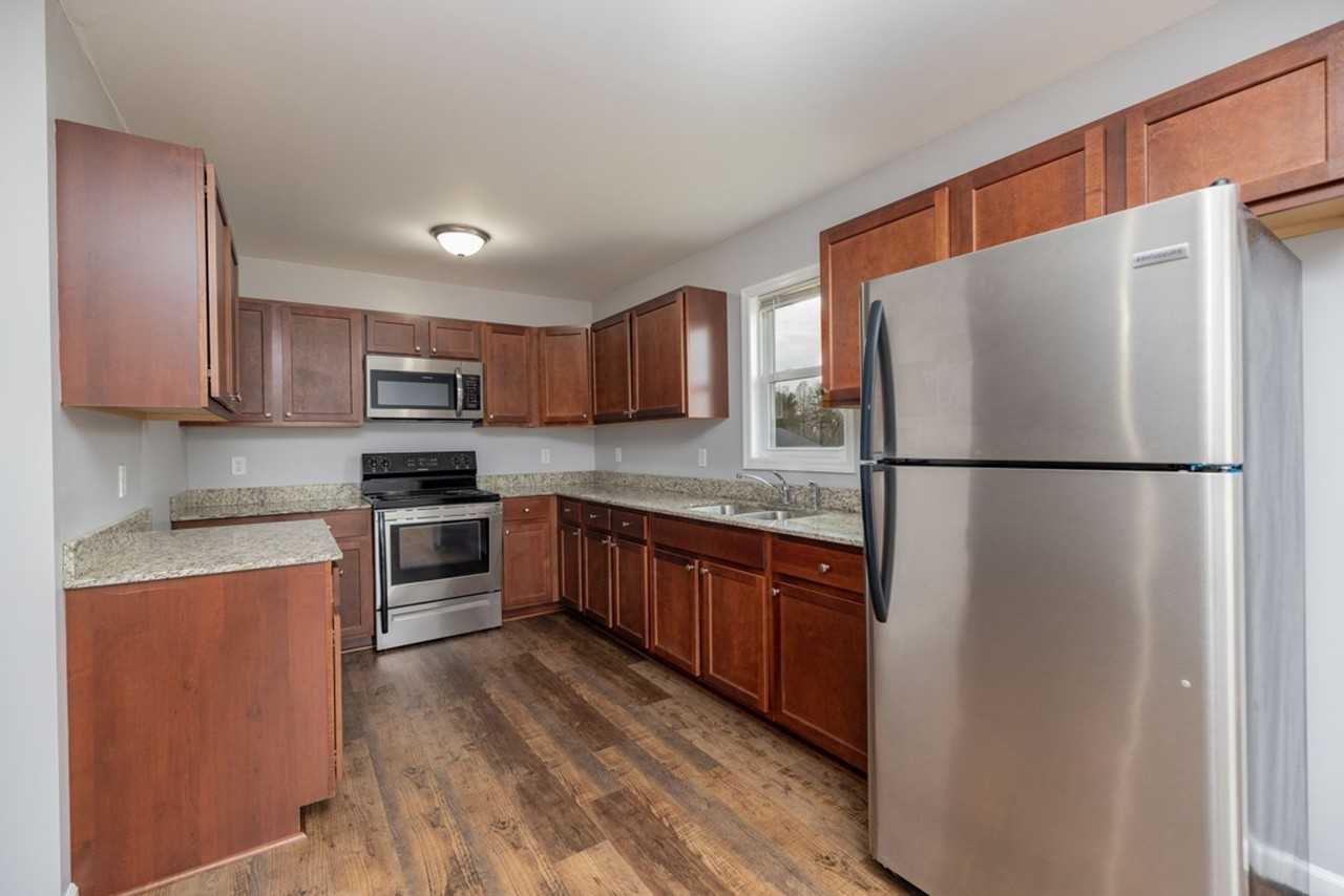 1059 Halifax St - Photo 2 of 17