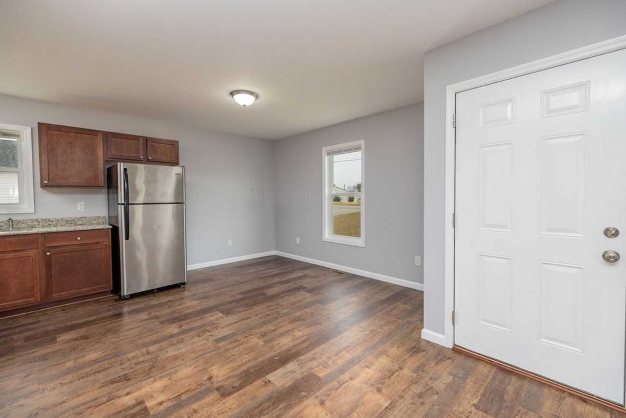 1059 Halifax St - Photo 3 of 17
