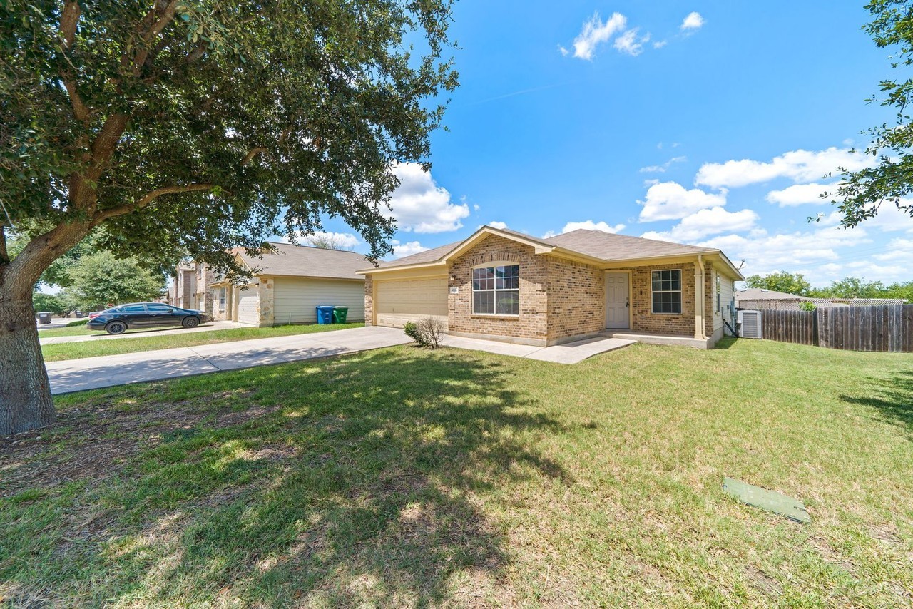 5006 Fountain Hl - Photo 4 of 26