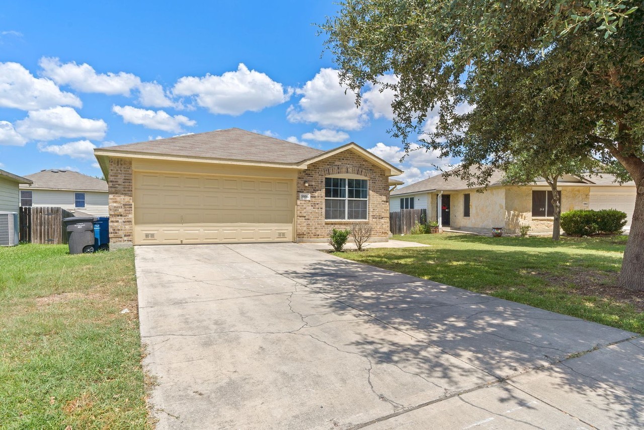 5006 Fountain Hl - Photo 5 of 26