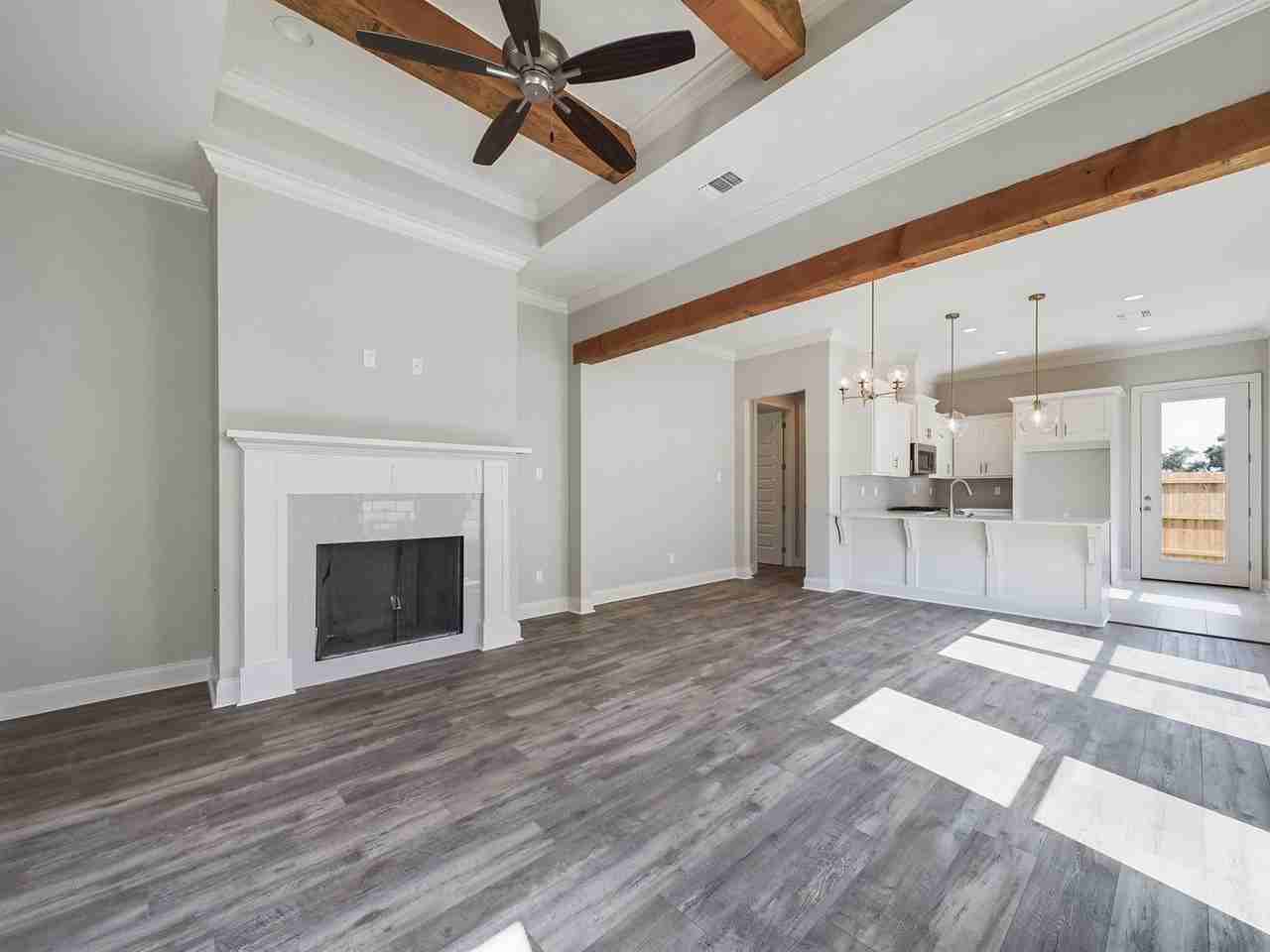 501 Flores Ct - Photo 3 of 19