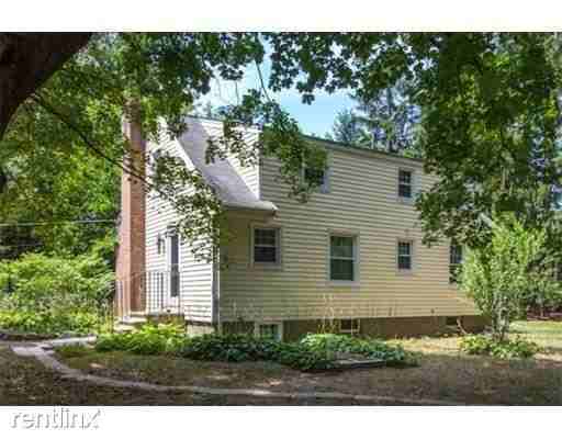 282 Old Bedford Rd - Photo 2 of 10