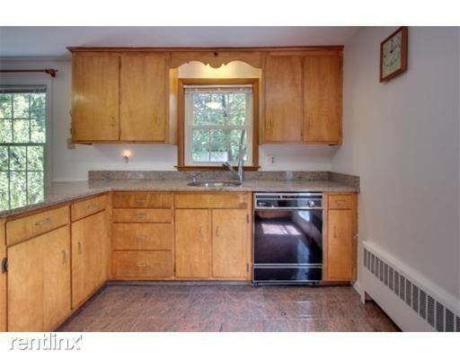 282 Old Bedford Rd - Photo 3 of 10