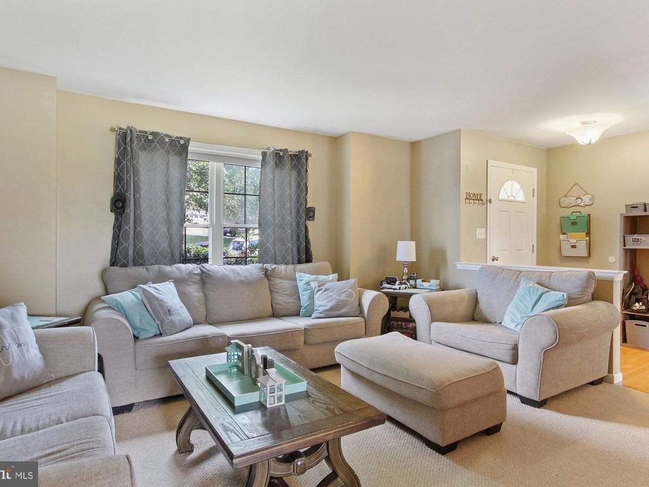 280 Cambridge Dr - Photo 3 of 24