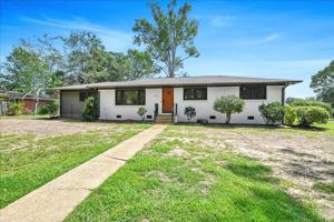 featured image of 810 7th Ave Se