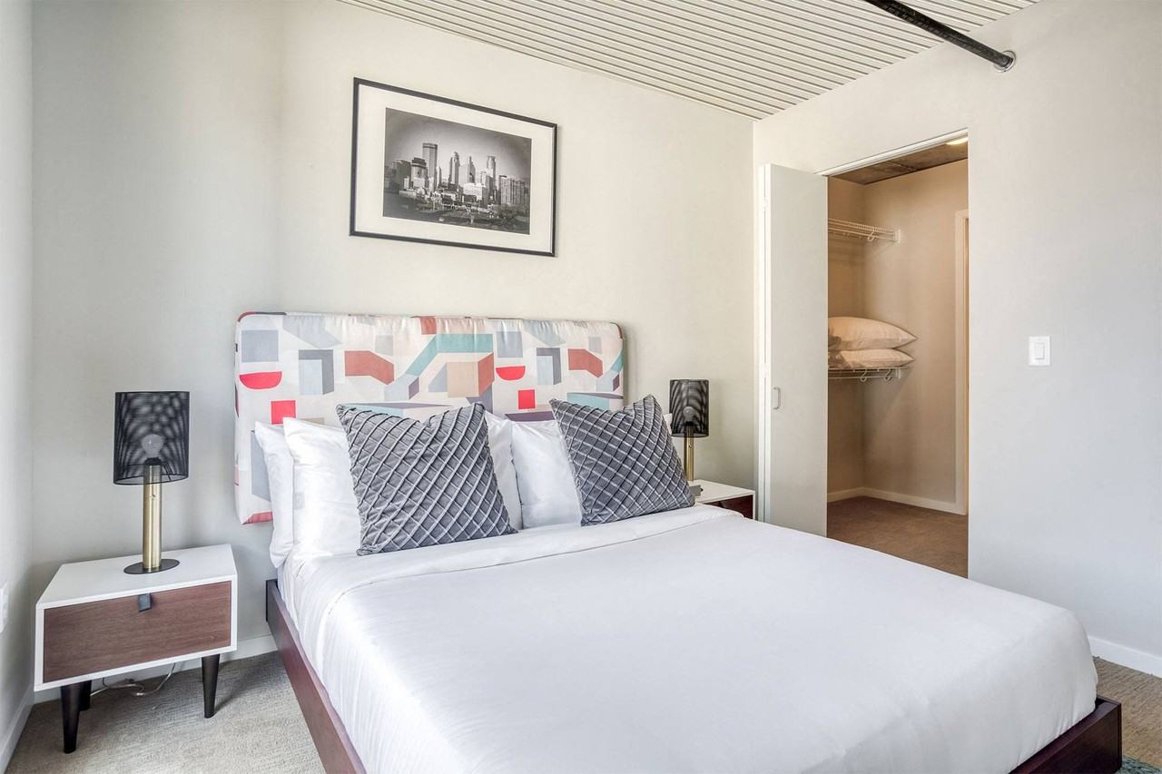 MDA Apartments - Photo 5 of 36