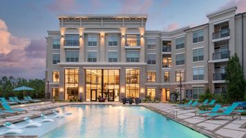 featured image of 900 View Dr